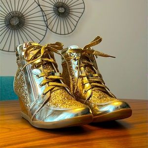 Size 11, Gold, Platform Tennis Shoes